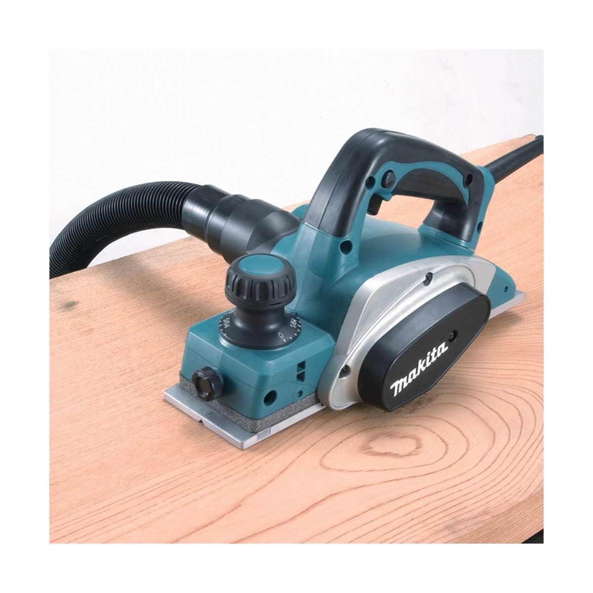 MAKITA PIALLA PER LEGNO 620W LAMA 82mm KP0800J IN VALIGIA MAKPAC
