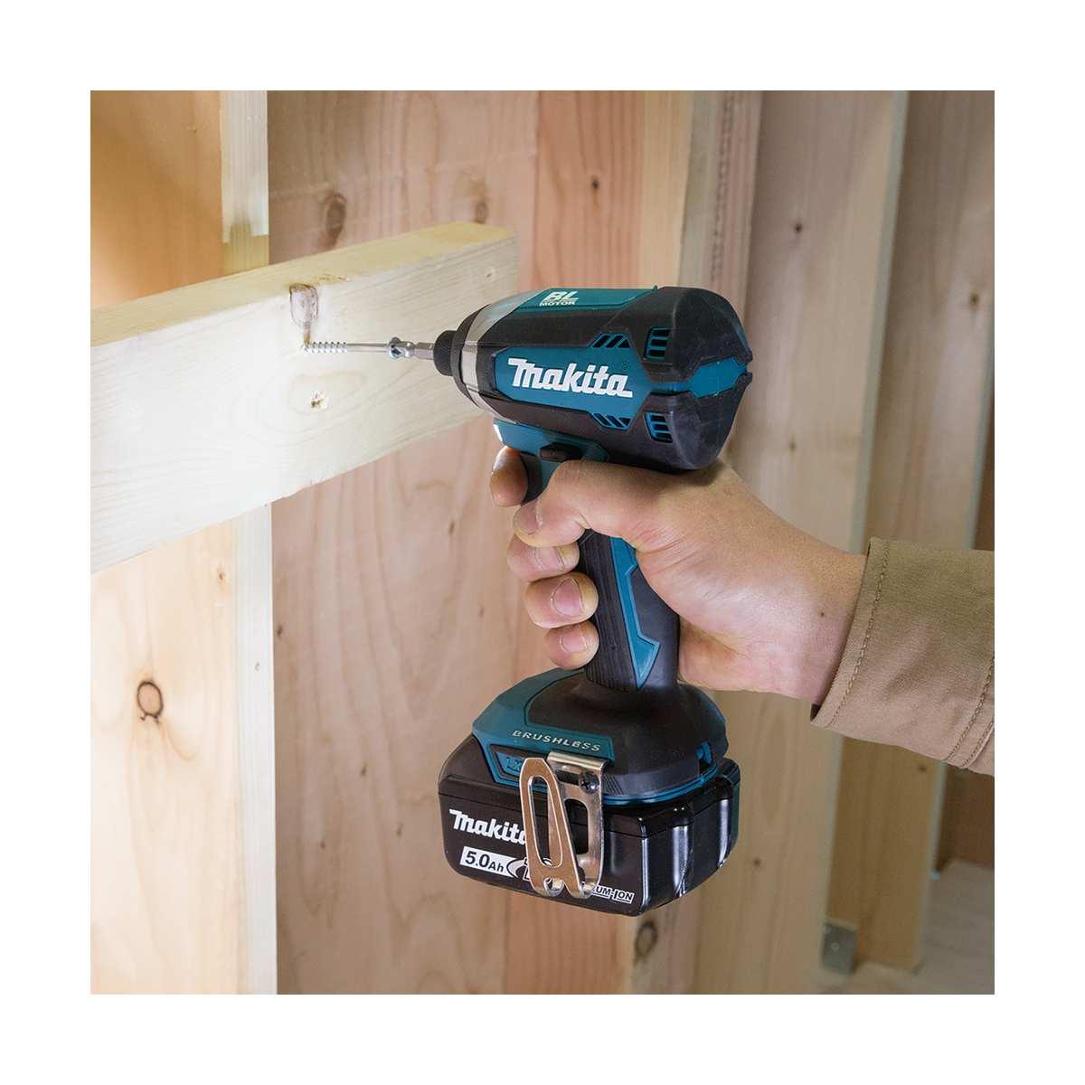 MAKITA DTD153RT1J AVVITATORE AD IMPULSI 18V 1/4" BL 170Nm CON 1 BATTERIA 5Ah E CARICATORE DC18RC