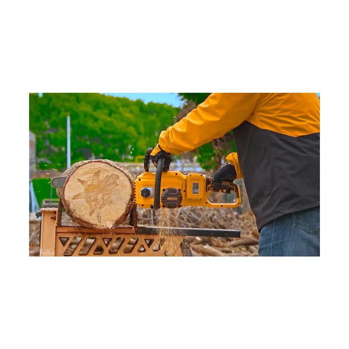 INGCO ELETTROSEGA A BATTERIA 40V (20+20) BARRA 40cm CON 2 BATTERIE DA 4Ah E CARICATORE DOPPIO CGSLI401682