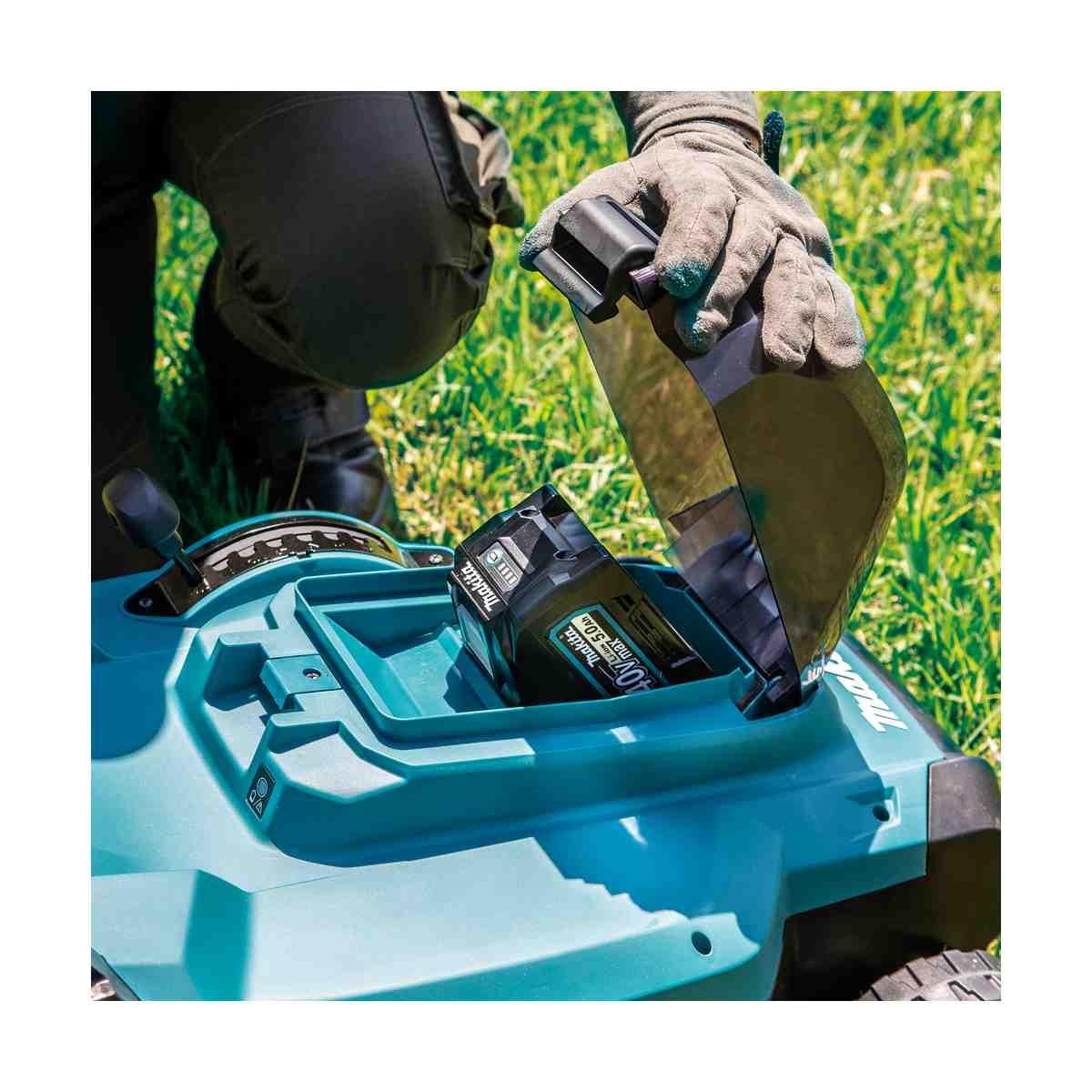 MAKITA RASAERBA A BATTERIA 40V LM004GM103 430mm 8 PISIZIONI TAGLIO 20-75mm CON 1 BATTERIA 4Ah E CARICATORE
